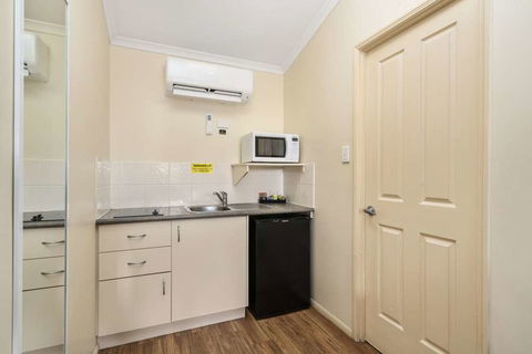 Caboolture Central Motor Inn, SureStay Collection - Accommodation Gold Coast 13