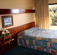 Village Family Motor Inn - Gold Coast 4U