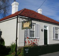 Alice's Cottages - Gold Coast 4U