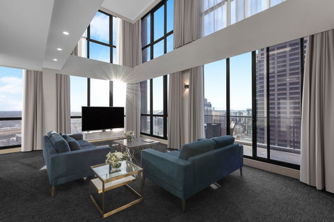 Meriton Suites Pitt Street - Accommodation Gold Coast 1