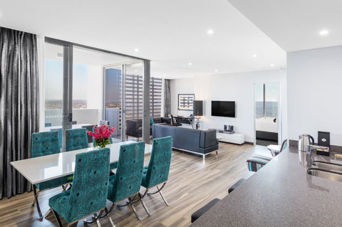 Meriton Suites Chatswood - Gold Coast 4U 1