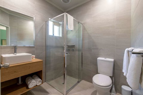 Nightcap at Waterfront Hotel - Accommodation Gold Coast 1