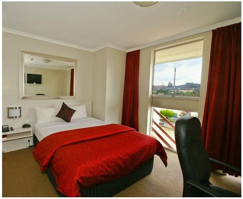 Isa Hotel - Gold Coast 4U 2