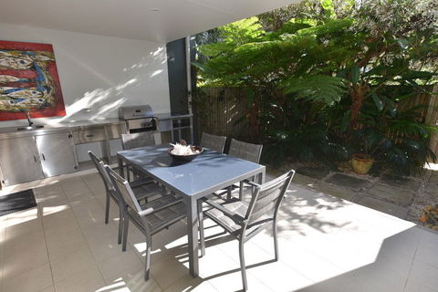 East On Byron - Accommodation Gold Coast 2