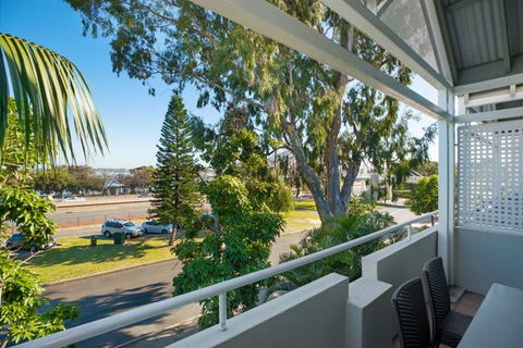 Broadwater Resort Apartments - Gold Coast 4U 2