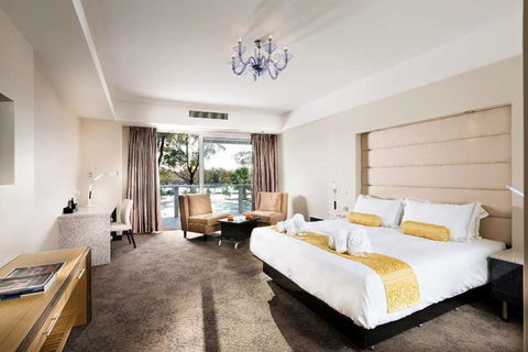 Swan River Hotel - Gold Coast 4U 2