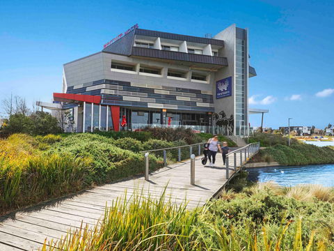 Mercure Melbourne Caroline Springs - Accommodation Gold Coast 1