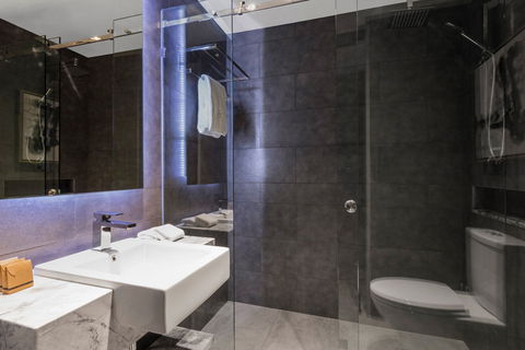 Gambaro Hotel - Gold Coast 4U 2