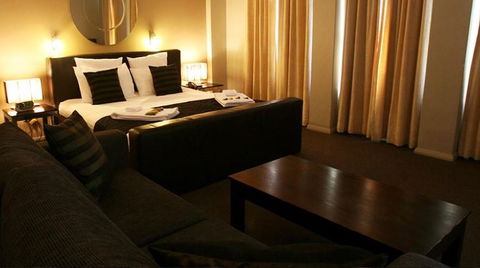 The Clarendon Hotel - Gold Coast 4U 1