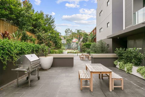 Good Life Suites - 1 Gold Coast 1