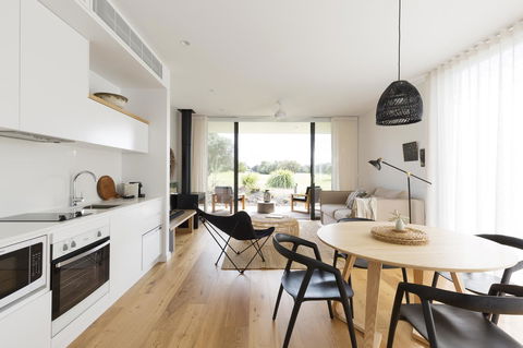 Bangalay Luxury Villas - Gold Coast 4U 1