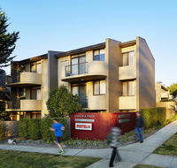 Manuka Park Serviced Apartments - Gold Coast 4U