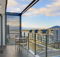 Accommodate Canberra - Dockside - Gold Coast 4U