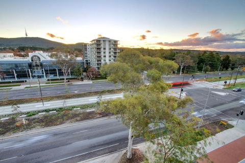 IQ Smart Apartments 704 Braddon ACT - Accommodation Gold Coast 6