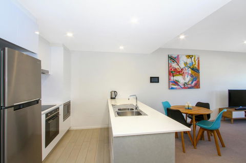 IQ Smart Apartments 704 Braddon ACT - Accommodation Gold Coast 4