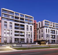 Deco Hotel Canberra - Gold Coast 4U