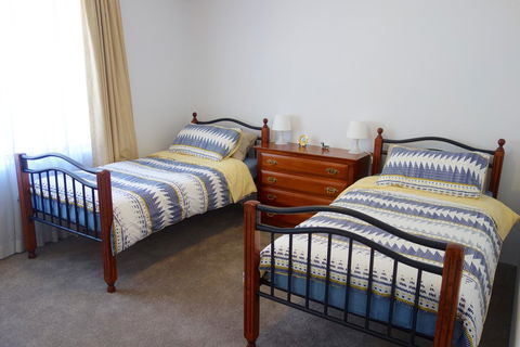 Kingston Comfy Apartment - Gold Coast 4U 2