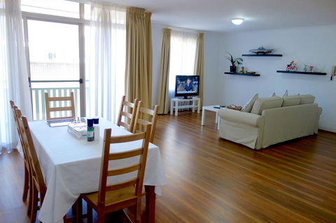Kingston Comfy Apartment - Gold Coast 4U 4