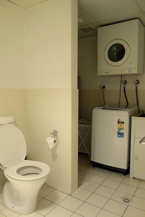Kingston Comfy Apartment - Gold Coast 4U 9
