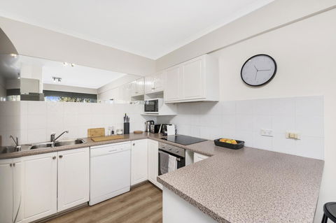 Accommodate Canberra - The Summit - Gold Coast 4U 13