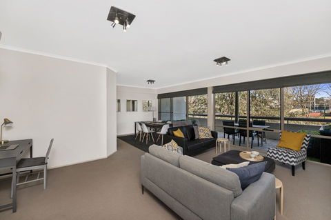 Accommodate Canberra - The Summit - Gold Coast 4U 0
