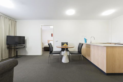 Ramada Encore Belconnen - Gold Coast 4U 9
