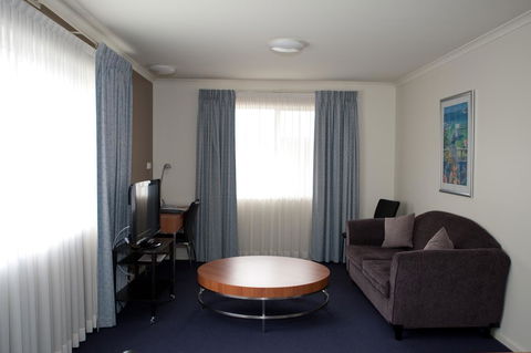 Ramada Encore Belconnen - Gold Coast 4U 17