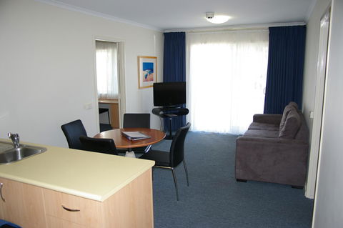 Ramada Encore Belconnen - Gold Coast 4U 16
