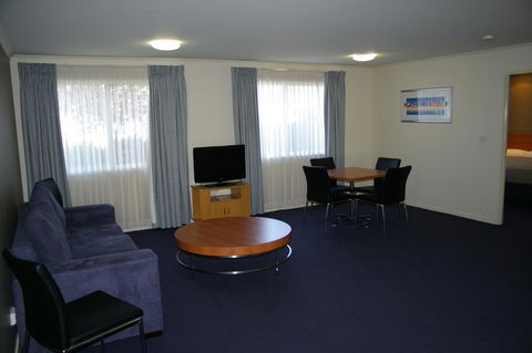 Ramada Encore Belconnen - Gold Coast 4U 18