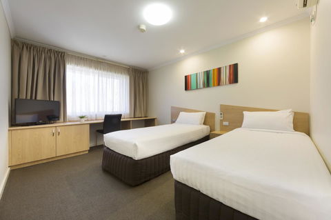 Ramada Encore Belconnen - Gold Coast 4U 5