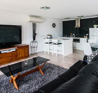 Lure Bed and Breakfast - Gold Coast 4U