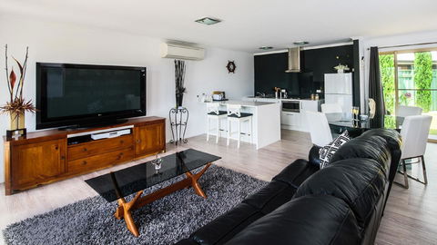 Lure Bed And Breakfast - Gold Coast 4U 0