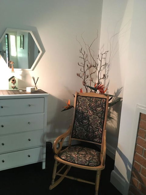 Cowan Street Bungalow - Gold Coast 4U 2