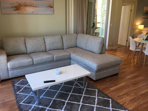 Beachside Luxury Apartments One & Two Bedroom In Beachfront Oaks Pier Building - Accommodation Gold Coast 20