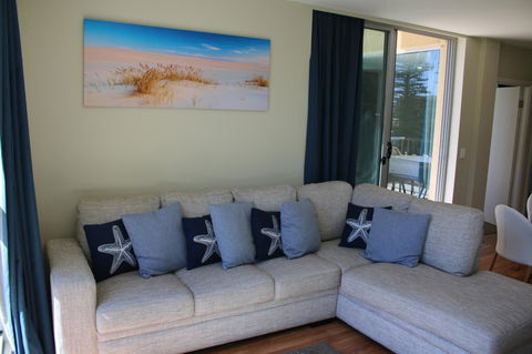 Beachside Luxury Apartments One & Two Bedroom In Beachfront Oaks Pier Building - Accommodation Gold Coast 14