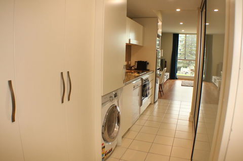 Beachside Luxury Apartments One & Two Bedroom In Beachfront Oaks Pier Building - Accommodation Gold Coast 7