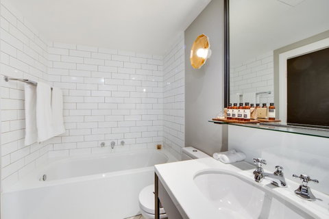 Mayfair Hotel - Accommodation Gold Coast 1