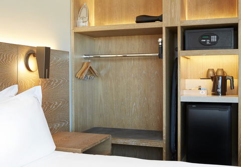 Holiday Inn Express Adelaide City Centre, An IHG Hotel - Accommodation Gold Coast 9