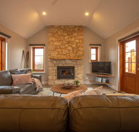 Lucy's Cottage - Gold Coast 4U