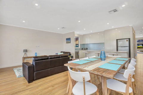 Eastern Breeze - Accommodation Gold Coast 23