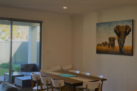 Eastern Breeze - Accommodation Gold Coast 4
