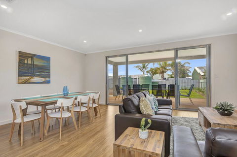 Eastern Breeze - Accommodation Gold Coast 15