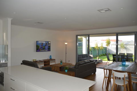 Eastern Breeze - Accommodation Gold Coast 20