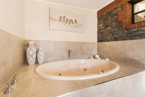 Stonewell Cottages And Vineyards - Accommodation Gold Coast 35