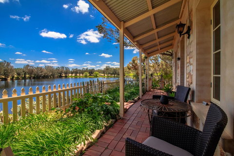 Stonewell Cottages And Vineyards - Accommodation Gold Coast 3