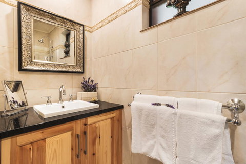 Stonewell Cottages And Vineyards - Accommodation Gold Coast 30