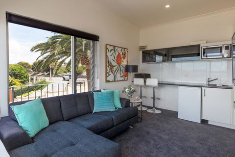 Bay 10 - Suites And Apartments - Gold Coast 4U 6