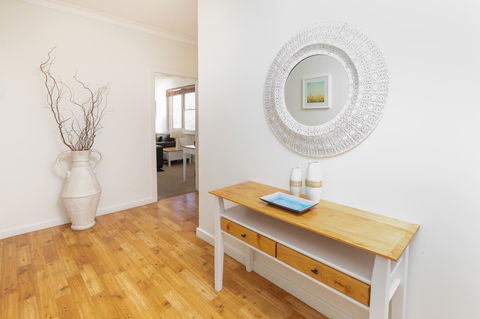 Bay 10 - Suites And Apartments - Gold Coast 4U 14