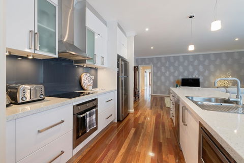 Boutique Getaway On Wright - Accommodation Gold Coast 2