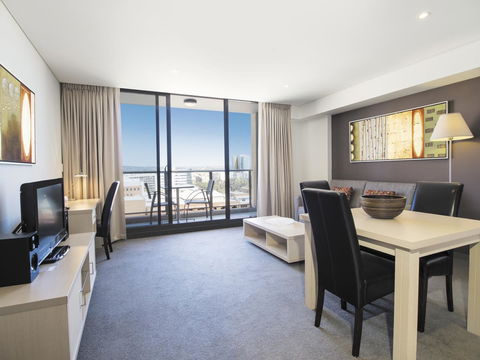 Oaks Adelaide Horizons Suites - Accommodation Gold Coast 3